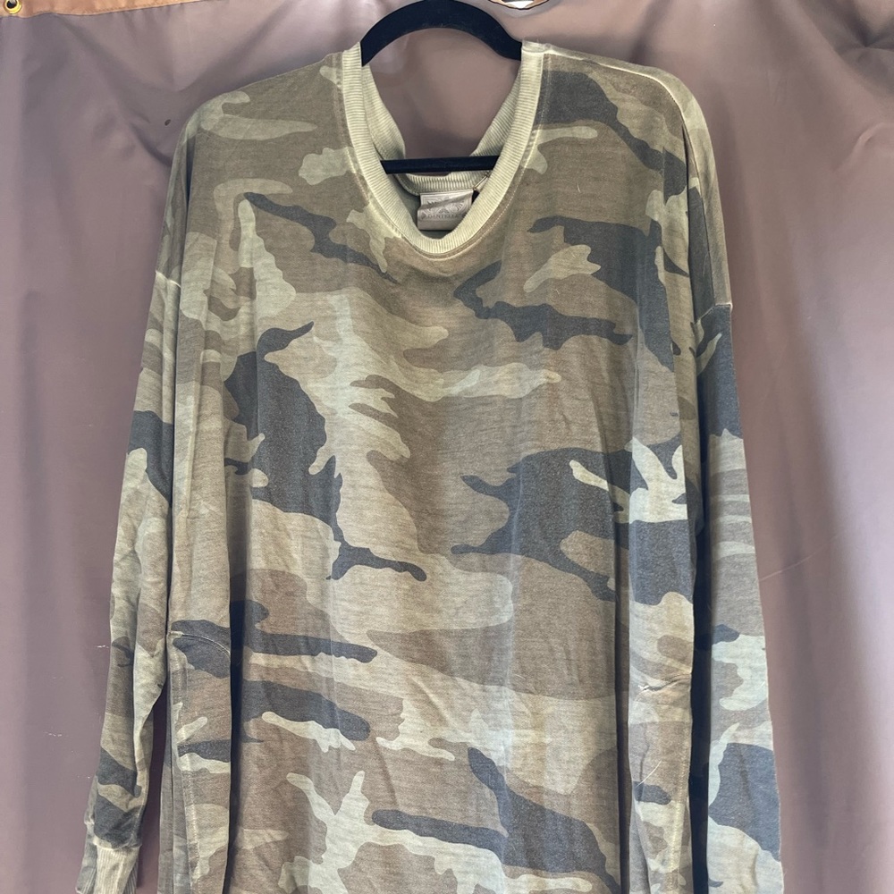 Camo long sleeve shirt 2x